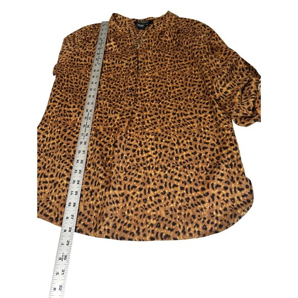 Peck & Peck Tan & Black Animal Print, V Neck, Roll Tab Sleeve, Size Medium - Picture 6 of 7